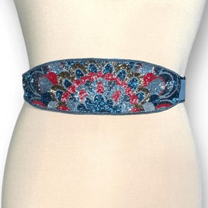 Art Deco Perlen Taille Gürtel Blau Rot Gold Statement Boho Festival Accessoire Breiter Gürtel