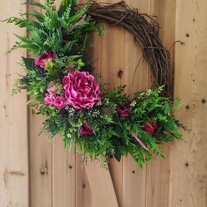 Modern Wreath for Front Door, Floral Wreaths for Front Door, Modern Door Wreath, Spring and Summer Wreaths, Floral Wreath for door, pink