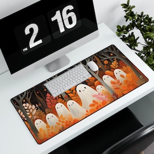 Cute Halloween Desk Mat, Kawaii Mouse Pad, Extra Large Cute Gamer Aesthetic Kawaii Halloween Office Deskmat Deskpad XL Mousepad - Ghosts