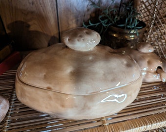 Atlantik Mould Vintage Potato Keramik Kasserolle Kartoffelschale 1970er Jahre Signiert. Beige.