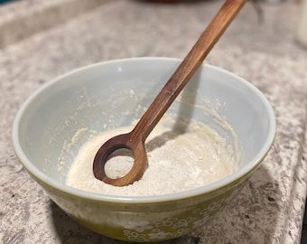 Frusta rotonda in noce da 12", gancio per impastare danese, regalo in legno fatto a mano