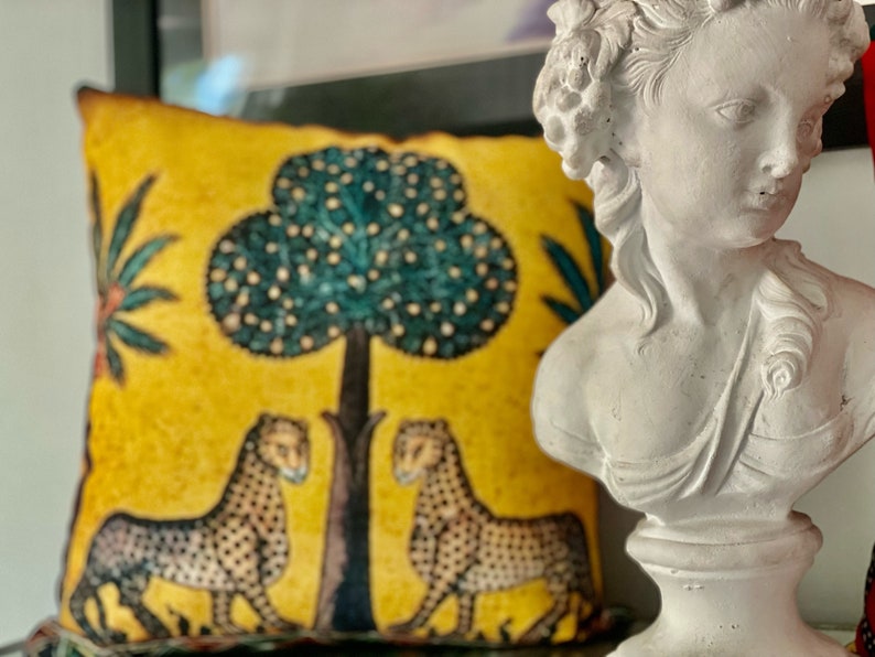Coussin guépard et palmier royal doré image 4