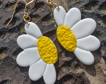 Daisy Earrings, Flower Earrings, Floral Earrings, Polymer Clay Earrings, Clay Earrings, Statement Earrings, Daisy Gift, Daisy Jewellery