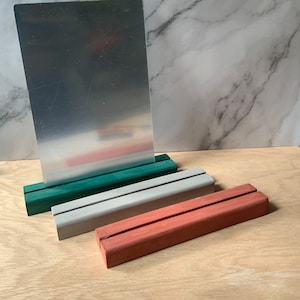 Benutzerdefinierte Acryl und Zement Schild | Industrieller Tischnummerhalter | Personalisierte Fotoanzeige