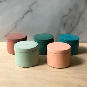 Versatile Gypsum Cement Pinch Pot for Kitchen Storage and Decor