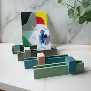 モダンなコンクリート製写真・名刺スタンド：ディスプレイと整理整頓のための手作りオフィス装飾セット
