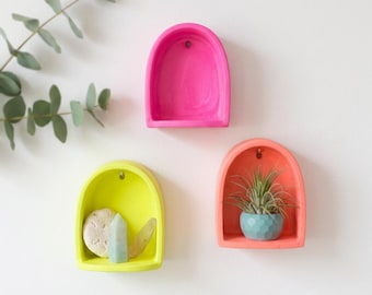 Arch Wall Niche Shelf - Crystal Display & Mini Altar for Air Plants, Trinkets, Boho Spiritual Decor