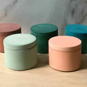 Versatile Gypsum Cement Pinch Pot for Kitchen Storage and Decor