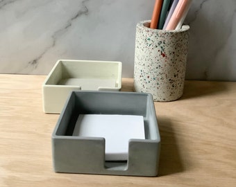 Post-it-note desk accessory