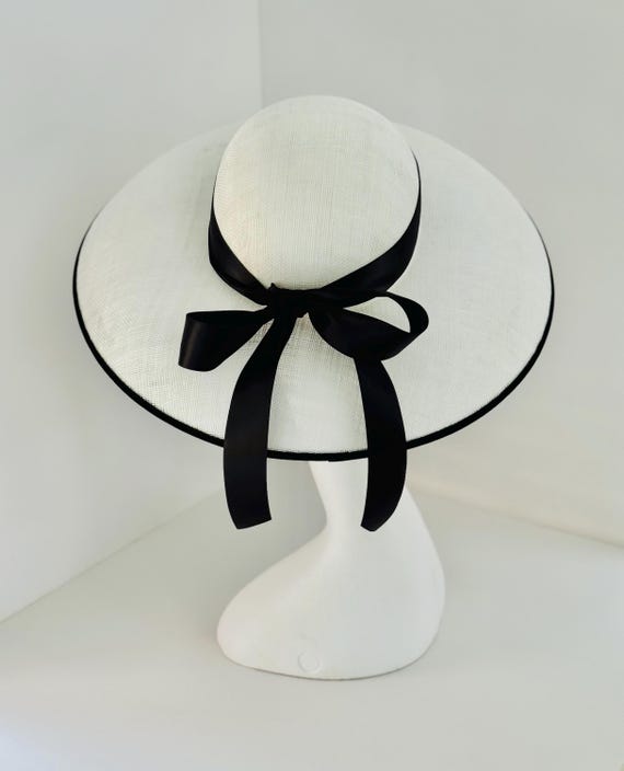 Classic White Ladies Hat Perfect Sun Hat for Ladies in Minimal White, Simple  main image 4