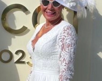 Ascot ladies race day occasion boater headpiece hat fascinator  white with curls  and silk flower  detail
