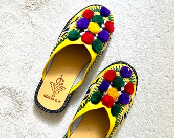 Berber slipper, Moroccan slipper, handmade slipper, yellow slipper with pompoms