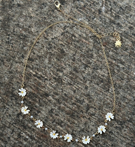 ★VINTAGE HOLLYWOOD★ Mini Daisy Pearl Necklace Daisy Necklace, Valentine's Day Gift, Tiny Daisy Necklace