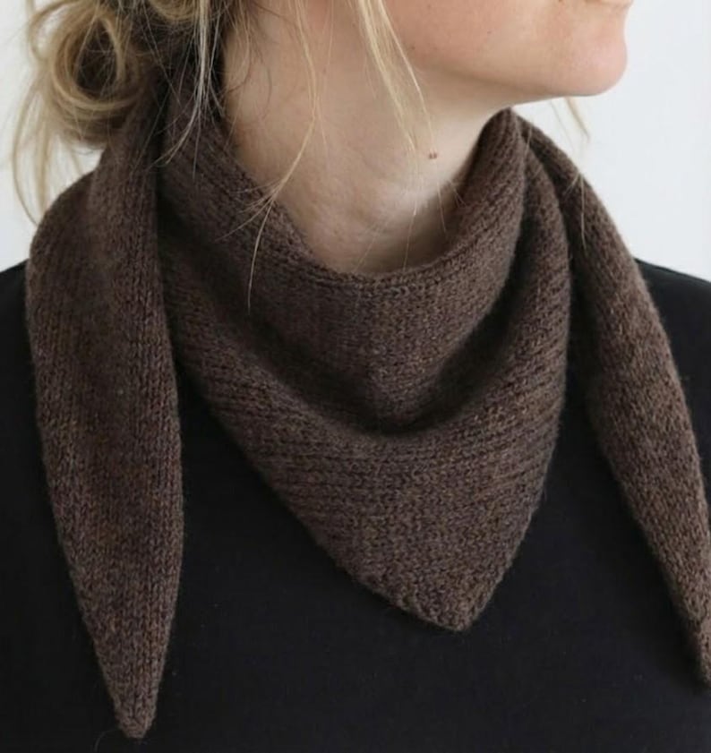 Easy Small Triangle Scarf Pattern Knitting Beginner Knit Pattern ...