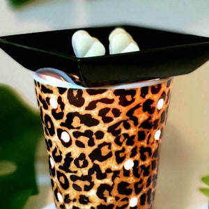 Leopard Wax Melt Burner – Electric Wax Warmer for Scented Wax Melts, Hand-Drawn Design – Flameless Fragrance Diffuser for Home Décor & Gifts