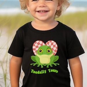 Frog Shirt, Cute Toad T-Shirt, Cute frog toddler tee, cute Toddler Short Sleeve Tee Gift for frog lover, Toddler frog shirt, frog tees