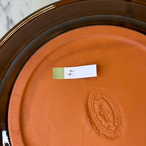 CHOICE of Vintage 1983 collectable MACKENZIE -CHILDS Wittika Pickles heavy lg redware dinner plates in brown/green checkered pattern see all afbeelding 15