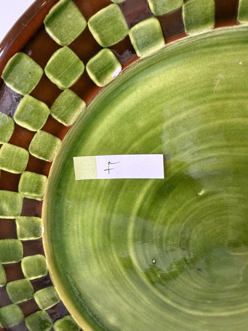 CHOICE of Vintage 1983 collectable MACKENZIE -CHILDS Wittika Pickles heavy lg redware dinner plates in brown/green checkered pattern see all afbeelding 19