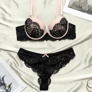 Plus Size Black Lace Open Bust Bra and Garter Panty Set, Lace