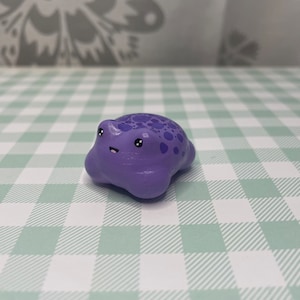 Frog Figure Desk Buddy 3D Sculpted Printed Resin Figure Hand Painted Toy Handmade
