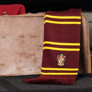Harry Potter: kit per maglieria Grifondoro - sciarpa girocollo –