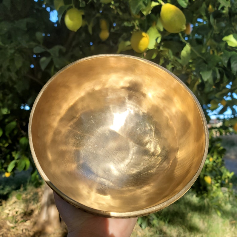 8 A Note 3rd Octave Bronze Singing Bowl From Nepal no Audio on Etsy