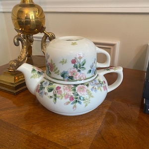 Tea for One! Beautiful Andrea by Sadek Floral Teapot for One with Teacup