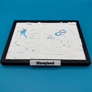 Disneyland und Disney California Adventure Topographische 3D Karte Freizeitpark Dekoration oder Geschenk