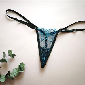Mutandine sfacciate: micro mini bikini - perizoma in pizzo floreale