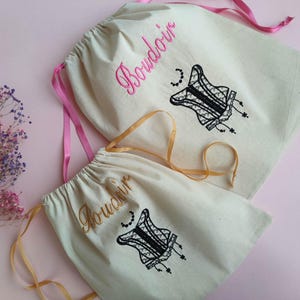 Embroidered Pouch for your intimate things: Travel Underwear bag