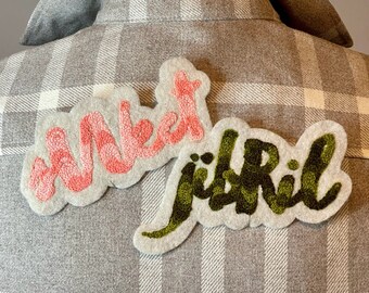 Badge Brodé Personnalisable Thermocollant | Ornement Textile Mode Rose ou Vert | Cadeau Unique Fête des Femmes
