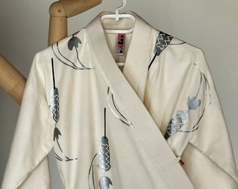 Gilet Kimono Jinbei Léger | Motif Plante Africaine Argenté | Veste Unisexe | Tendance Japonaise | Couture Fait Main | Cadeau Mode Printemps
