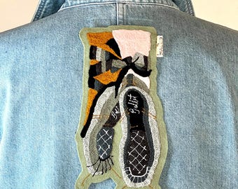 Black & White Ballet Duo Iron-On Embroidered Patch - Natural Wool Felt - Bronze & Pink Skin Tones