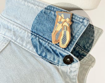 Beige PLA dance shoe brooch, 63 mm, 3D design