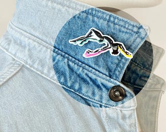 Broche Ange Déchu Pop Music | Bijou Résine Scène Art Hip Hop | LGBTQ+ Paillettes Éclatantes | Chute Corps Céleste | Cadeau Fait-Main Unique