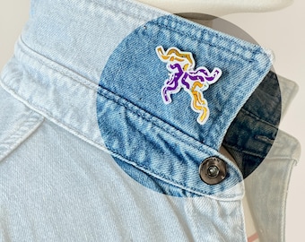 Épinglette Tatouage Artistique | Broche Pailletée Dessin Graphique | Accessoire de Mode Résine Brillante | Cadeau Fait-main Unique