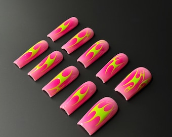 Rosa Flamme-Press-On-Nägel - Benutzerdefinierte, wiederverwendbare Nail Art