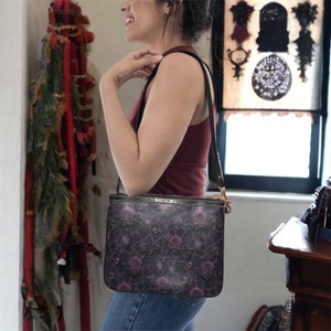 Dark Gothic Violet Roses PU Leather Shoulder Bag, Trendy Fashion Handbag for Girls & Moms, Vegan Leather Shoulder Bag, Adjustable Strap