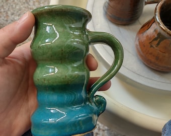 Ceramiczny, wyboisty kieliszek do shotów (szkliwo bezpieczne dla żywności)