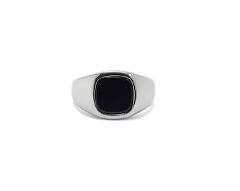 Onyx signet ring made of stainless steel | Timeless men's ring