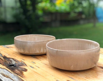Keramik Bowl mit beige-weißer Glasur