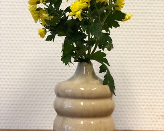 Keramik Vase mit beige-weißer Glasur
