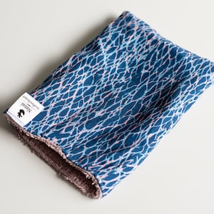 Waterfall washcloth, wash mitt