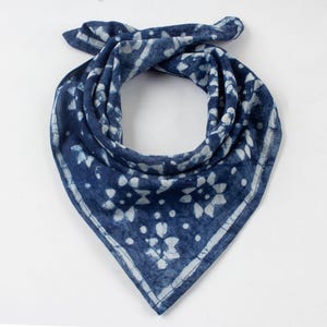 Indigo Blue Floral Cotton Bandana Scarves, Indian Block Print Handmade Neck Scarf for Women, Boho Style Square Headwrap, Unisex Accessories