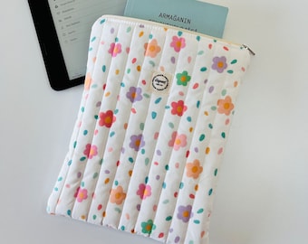 Preciosa funda para libro con estampado de flores: regalo perfecto para amantes de los libros. Funda acolchada para libro, ideal para la vuelta al cole o como regalo de Navidad.