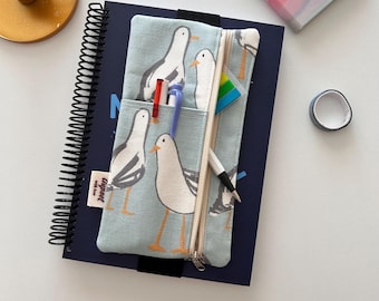 Zeemeeuw-etui met elastische band – handgemaakt briefpapierzakje – handgemaakte potloodhoes – terug naar school-cadeau – pennenhouder met ritssluiting