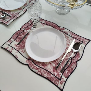 Toile de Jouy Platzsets, gemusterte Tischdecke, Tischsets, Küchenwäsche, Tischdecke, Tischsets Set von 4, Herzschrittmacher Set von 6