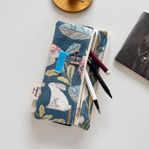 Estuche para lápices con forma de conejito, estuche con cremallera y banda elástica, útiles escolares adorables, regalo para ella.