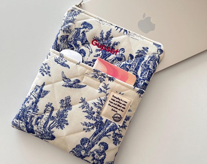 Custom Laptop Sleeve – Handmade Quilted Laptop Sleeve with Front Pocket – Personalized Gift –Macbook 13 Sleeve – Padded Laptop Sleeve