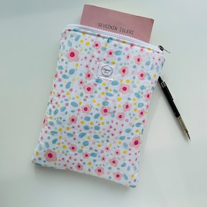 Cute padded book sleeve - Floral book case